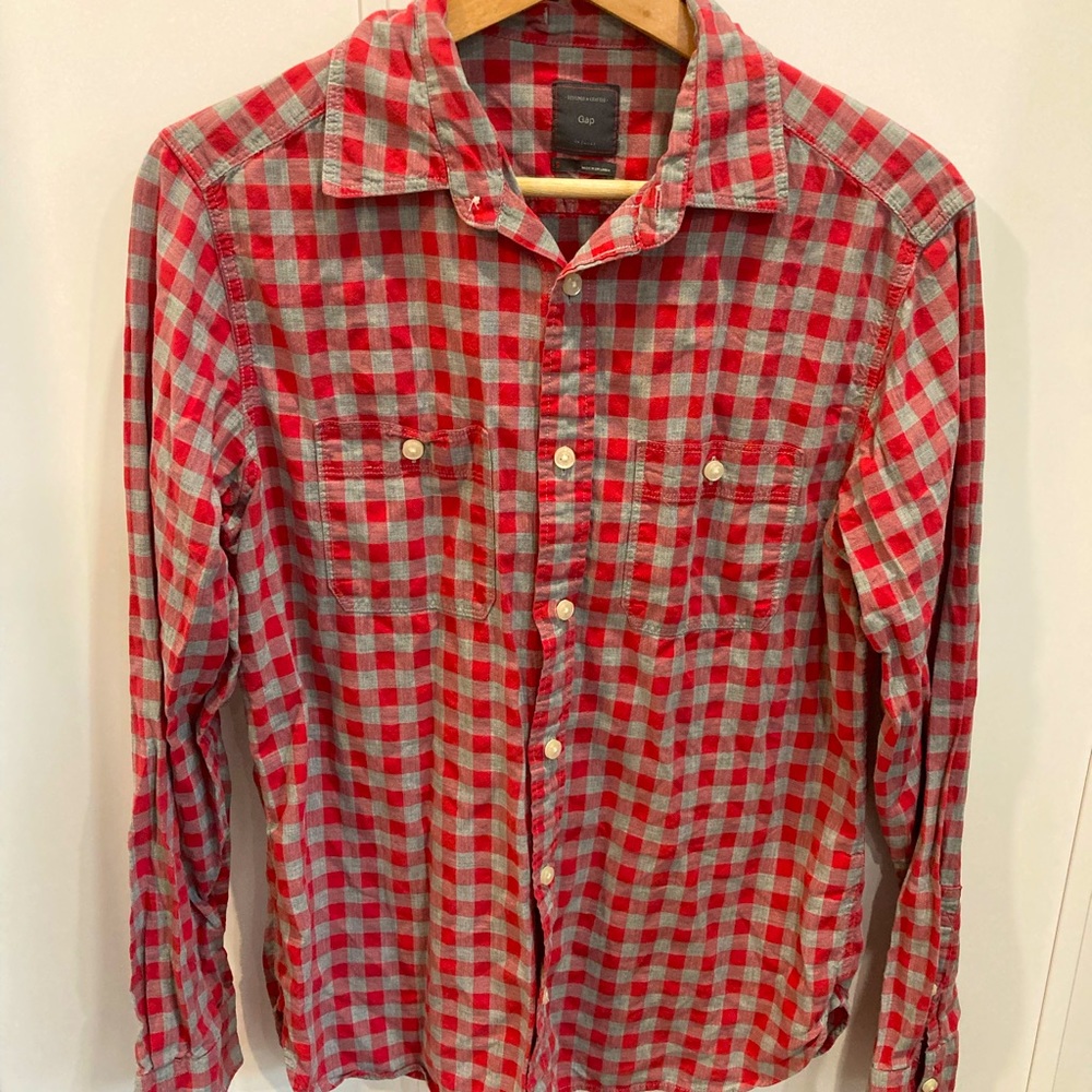Gap button up